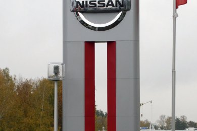 Рекламная стела для автосалона Nissan в Воронеже